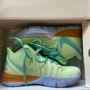 Women’s Kyrie 5 Spongebob Collection